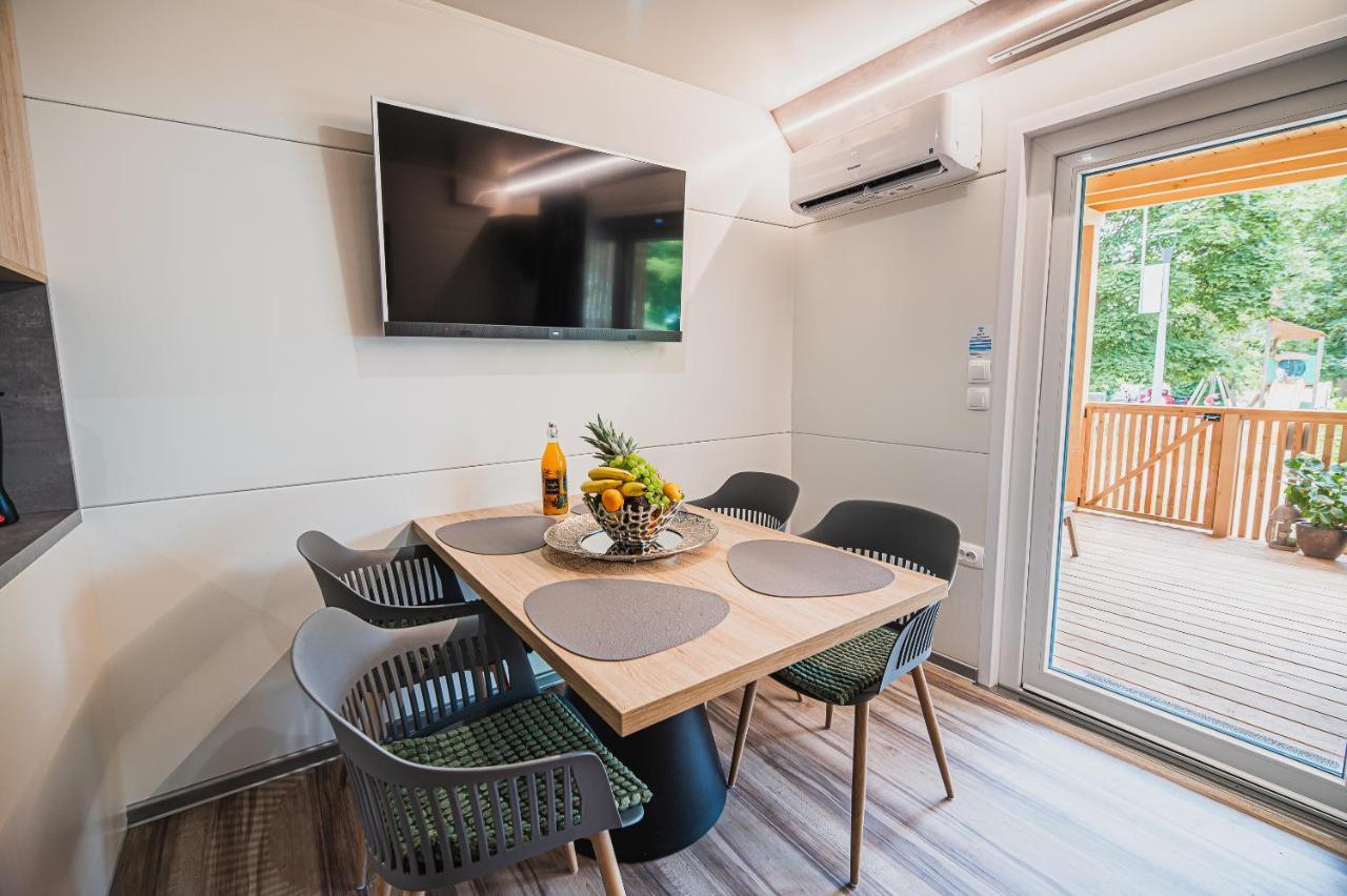 Premium Mobile Homes With Thermal Riviera Tickets Catez ob Savi Bagian luar foto