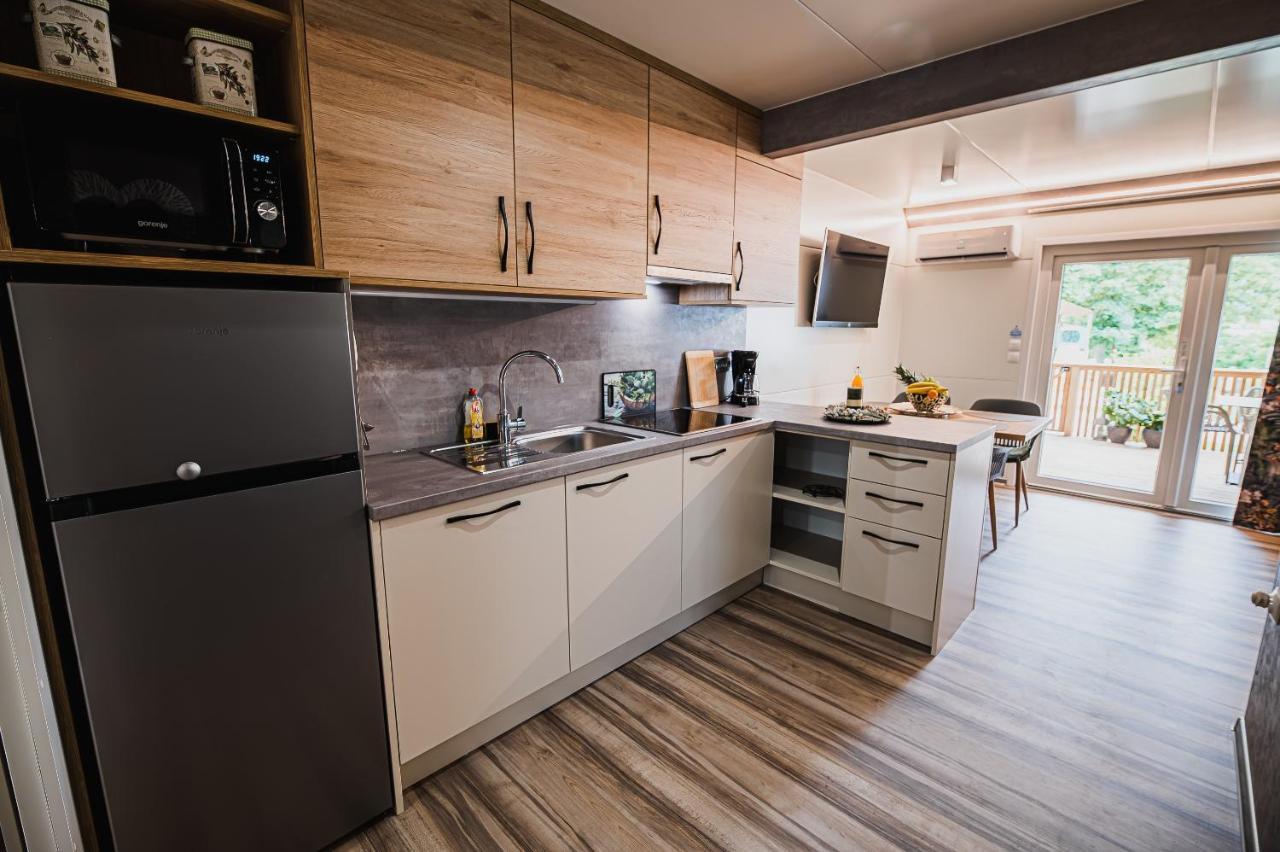 Premium Mobile Homes With Thermal Riviera Tickets Catez ob Savi Bagian luar foto