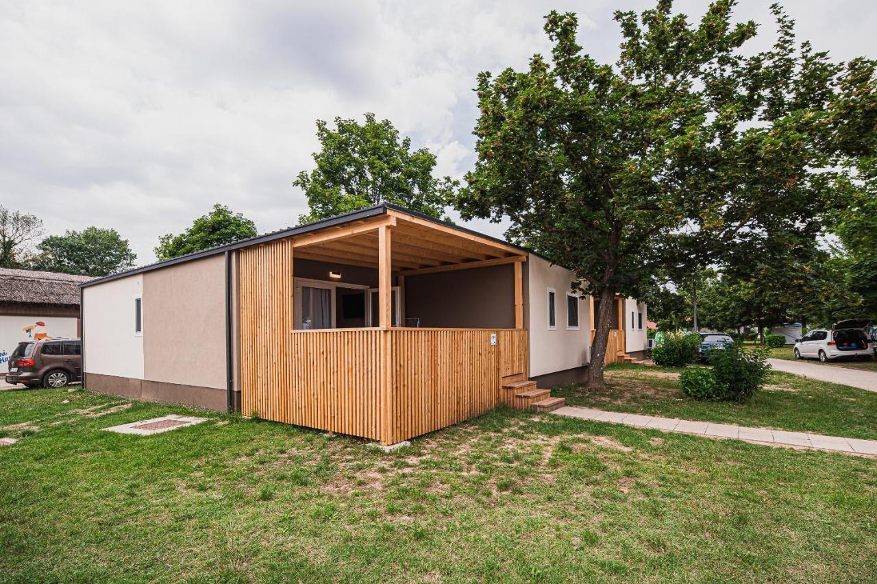 Premium Mobile Homes With Thermal Riviera Tickets Catez ob Savi Bagian luar foto